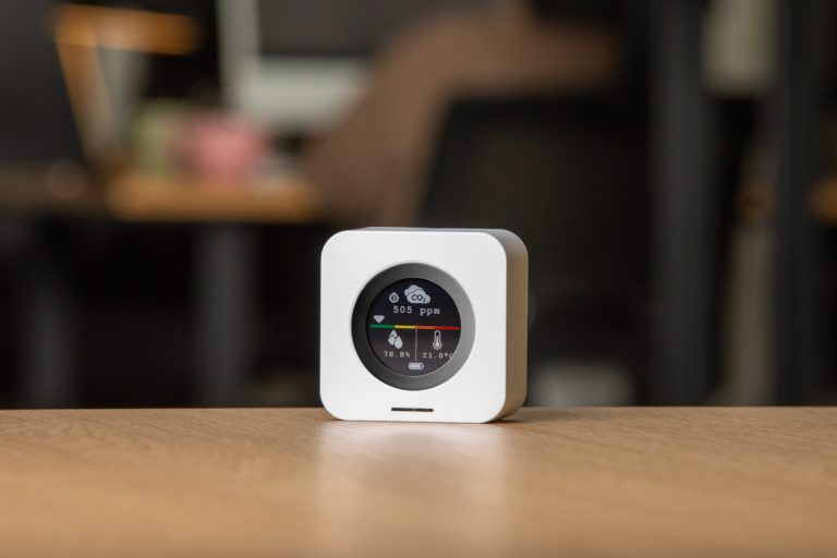 Luxafor CO2 monitor image for indoor air quality