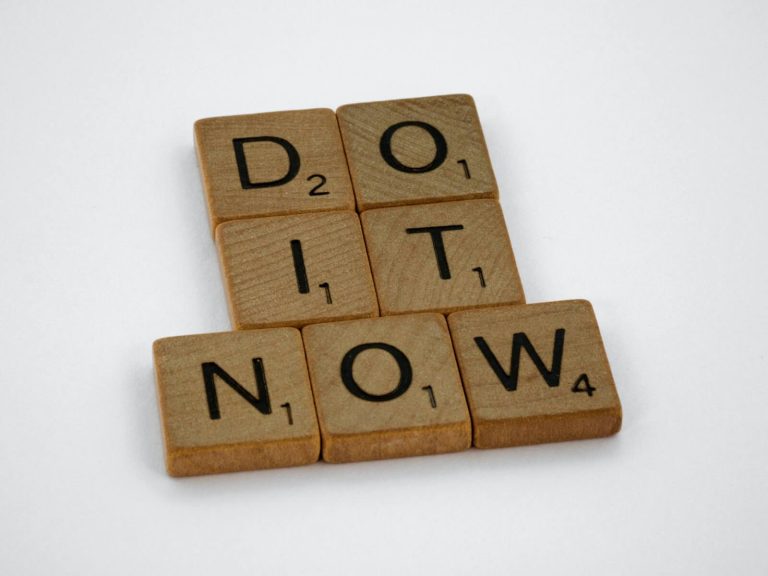 Do it now sign Luxafor
