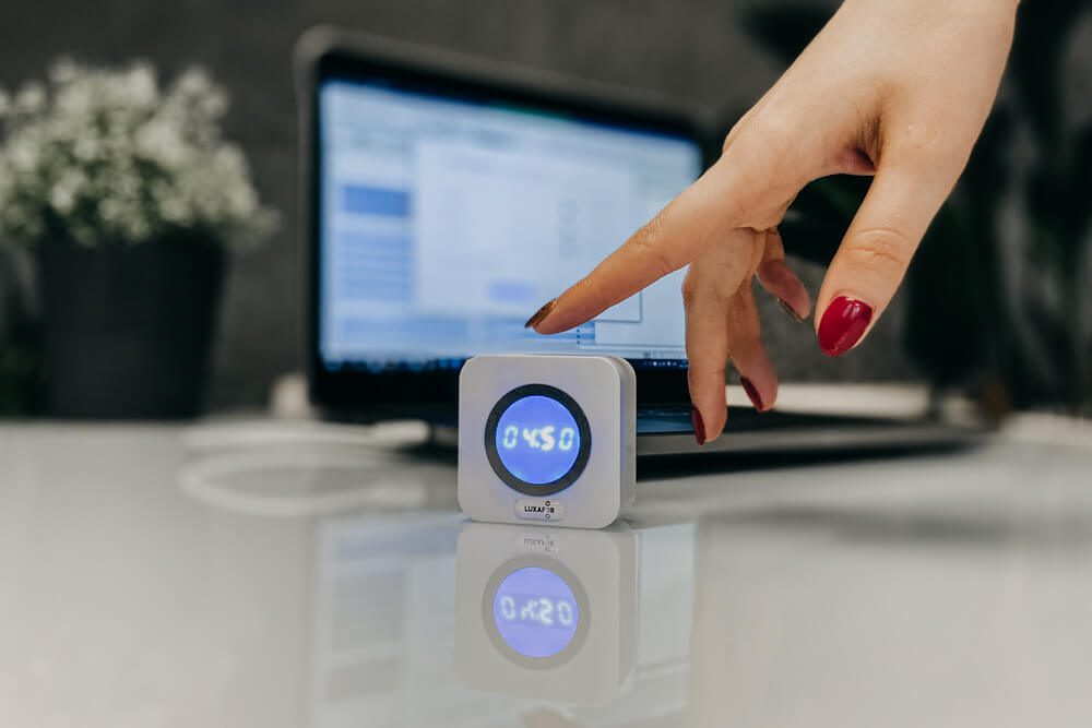 Luxafor Pomodoro physical timer allows you to customize your work-break timings to suit your needs. You can set your own intervals or use preset time intervals.