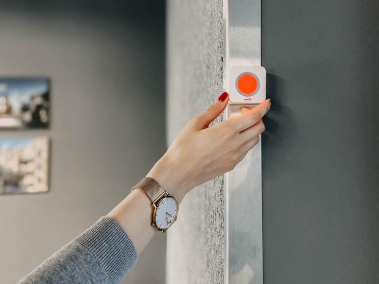 Luxafor Cube is a standalone LED do not disturb light indicator that displays meeting room availability and workspace availability in real-time