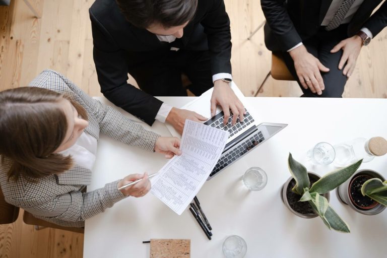 How to Use Technology to Improve Work Efficiency - Luxafor