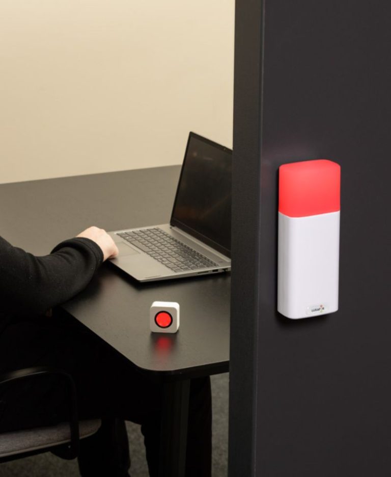 Luxafor Switch Pro meeting room availability light